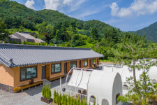 금빛하늘아래 한옥스테이