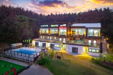 휴플레이스펜션