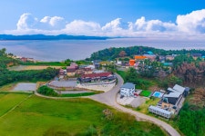 휴플레이스펜션