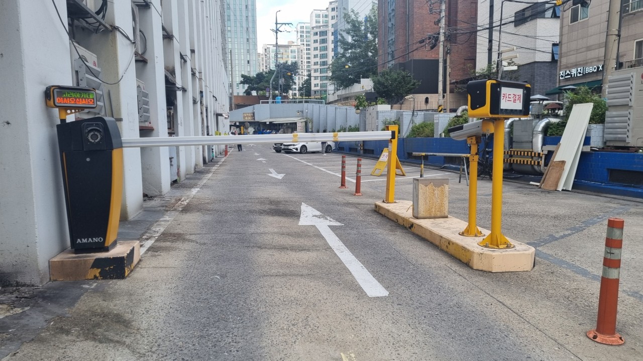 고려아카데미텔 주차장