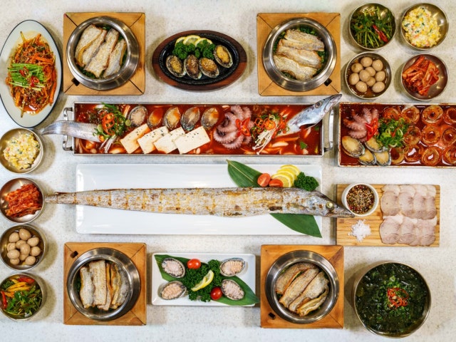 갈치음식점 궁서체 제주탑동본점