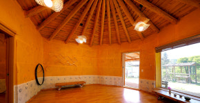 산모롱이 황토민박