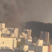 "인명피해 없길" 강남 구룡마을 화재 불길 연기 소방헬기 동원 현장