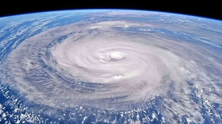 단 하루 만에 소멸한 1호 태풍 '볼라벤'…3년 만의 1월 태풍 | 블로그