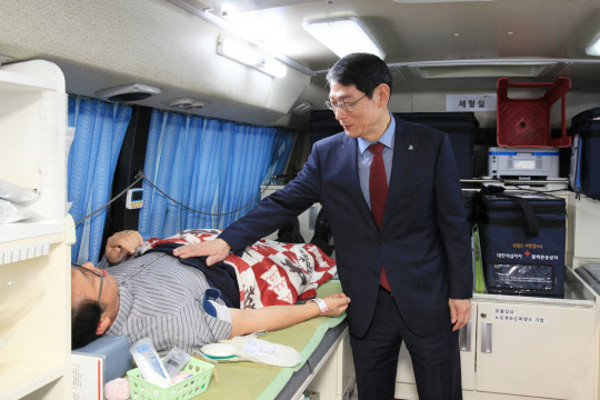 광주도시공사, 코로나 극복 '사랑의 헌혈' 동참 | 포토뉴스