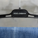 D&G(돌체&가바나) G8569 은장 로고 장식 부츠컷 여성용 청바지 : 스미스마켓