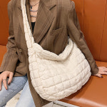 여성 퀄팅 패딩크로스백 겨울 대형 여행 보부상가방 : 오케이마트