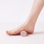 풋롤러 발 발바닥 마사지기 평발 아치 족저근막염 종아리 다리 안마기 부종 볼 지압 붓기 : 포렉스