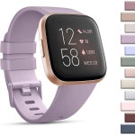 Fitbit Versa 2 / Versa/Versa 라이트/Versa SE와 호환 Mugust 스포츠 밴드 스마트 시계 여성용 남성용 클래식 소프트 실리콘 교체... 