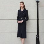 (더아이잗) 더블 버튼 플리츠 디테일 원피스 IN3M0OP71 : The Izzat