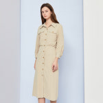 (더아이잗) 슬릿 칼라 플랩 디테일 원피스 IP4A0OP041 : The Izzat