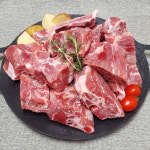 [누리푸드] 감자탕 찜용 통큰 돼지목뼈 900gX2팩 뼈해장국 돼지뼈 등뼈찜 뼈다귀탕 : 경기도주식회사