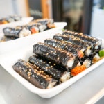 [거제시 배달] 모듬 꼬마김밥 10개 랜덤구성 [거제고현 카페봄] : 동네시장 장보기