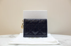 [중고명품다올] 디올 레이디디올 가드니아 페이던트 까나쥬 네이비 미니 지갑 S0178 : 중고명품다올 동래점