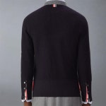 톰브라운 24FW 메리노 울 2인 1 하프 4바 풀오버 MKA517B Y1018 035 : 퀸즈옴므