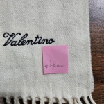 VALENTINO ITALY 크림 스카프 여 J2872 : 스카이빈티지