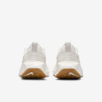 나이키 우먼즈 인피니티 런 4 로드 런닝화 화이트 메탈릭 골드 DR2670-013 : 담다 Damdah