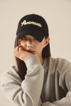 [성해은 착용] [18차 리오더] AVENUE 로고 펠트 볼캡 - 블랙 : 린에비뉴