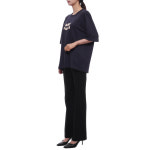 25SS 여성 로고 패치 박시핏 반팔티셔츠 (UTS075 726 4011 W 25S) : 유니코 셀렉트샵