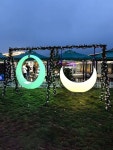 야외 달그네 LED 그네 포토존 대형 펜션 램프 마당 100cm 단일형 충전 접전 : 더초록컴퍼니