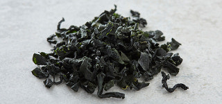 [씨드] 조각 미역 30g (10인분 내외) : 컬리N마트