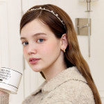 아델리아 브라이트 헤어밴드 : 다나버튼