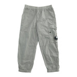 [CP 컴퍼니] 25FW 키즈 렌즈 와펜 트랙팬츠 포그그레이 19CKPA066B 00L3C00 331 : 바이스트