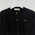25FW 비비안웨스트우드 BEA 베아 자수 로고 크롭 가디건 블랙 1803002U Y001V N401 : 논현 더팩토리 명품편집샵