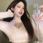 퓨어 스파이시 걸 하트 펀칭 플러피 니트 숏 티셔츠 여성용 소프트 코지 베이스 레이어 탑 스윗 스타일 긴팔 라운드넥 데일리 남 : 미네소타마켓