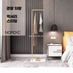끄롱마제 공간 활용 스탠드형 옷걸이 이동식 옷걸이행거 실내 인테리어용 깔끔한 디자인 철제스탠드행거 원룸 및 사무실에 적합한 다용도용... 