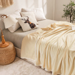 플란넬 기모담요 부드러운 양털극세사 소파 캠핑 대형 플리스 낮잠용 담요 이불 A_베이지 컬러 : 와이인더스트리