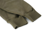 25FW 스톤 와펜 넥라인 맨투맨 카키 K2S156100021 S0210 V0054 : 나우-NOW