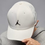 조던 라이즈 스트럭처 캡 mit 점프맨 aus 메탈 HM5750-133 세일 : 커먼바잉