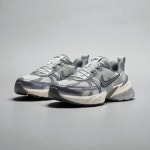 나이키 V2K 런 여성 런닝화 FD0736 003 : 사가스포츠프라임