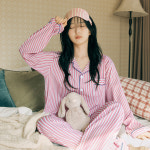 [도씨x해원 PICK][2PACK] 실크핏 피오니 긴팔 카라 커플 잠옷 세트 홈웨어 : DOSSY