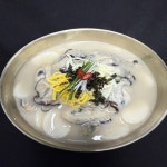 통영 제철 생굴 1kg 최상급 깐굴 자연산 세척 굴 하프쉘 석화 겨울별미 : 불새수산