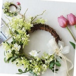 싱그러운 꽃들을 엮어 만든 에이프릴 리스 3color : 팔도베이션