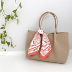 산리오 헬로키티 타블로50 스카프 가방 토트백 보조 가방 손가방 : 일본직구하르