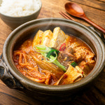 머무는집부엌 돼지 김치찜 650g x 2봉 : 아침빛바다