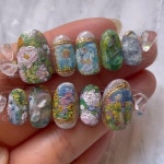 24 Pcs Press on Nails Short Oval False with Flower Grils Mirror Pattern Almond Ons Ar Almond Styl 36 : 로얄셀럽02