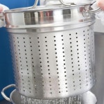 소로 에센셜 - 뚜껑이 있는 스테인리스 스틸 파스타 쿠커 20개 4mm 캡슐화 베이스 다용도 찜기 냄비 오븐 안전 및 인덕션 준비 가정용 주방... 