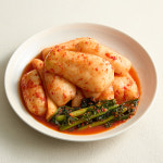 깊은맛의 전라도식 양념 국내산 총각김치 총각무김치 (1kg) 1kg, 1개 : 바이티존
