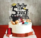 안녕 5학년 헬로 중학교 케이크 토퍼 졸업 축하해 다음 정류장 2026학년 초등학교 파티 장식 용품 블랙과 골드 글리터 : 파운더리움샵