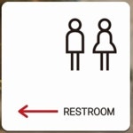 에스우디자인 RESTROOM1 왼쪽화살표 안내판 18x18cm 화장실에티켓 부착형안내판 : 에스우에브리팜