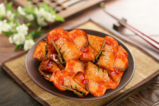 Jeju Lava-Seawater Ponytail Radish Kimchi (Chonggak)