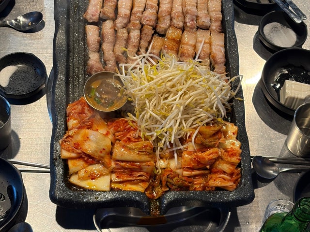 Jejuheukdwaejibaekdwaeji Photos 6