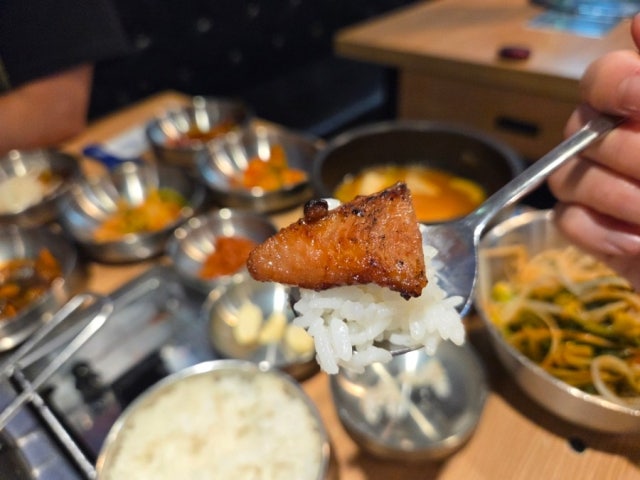Baeknyeonsonnimseoseogalbi Seonyudo店 照片 6