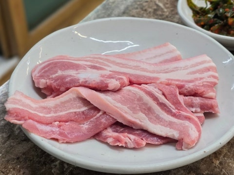 돼지네식육식당 사진 4