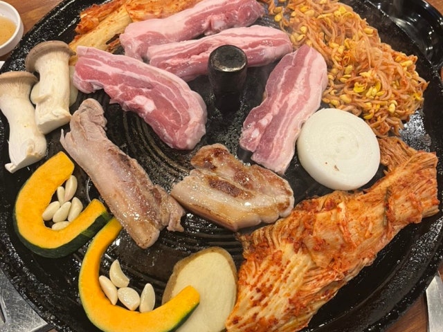 Geobukisotttukkeonggimchisamgyeopsal Photos 5