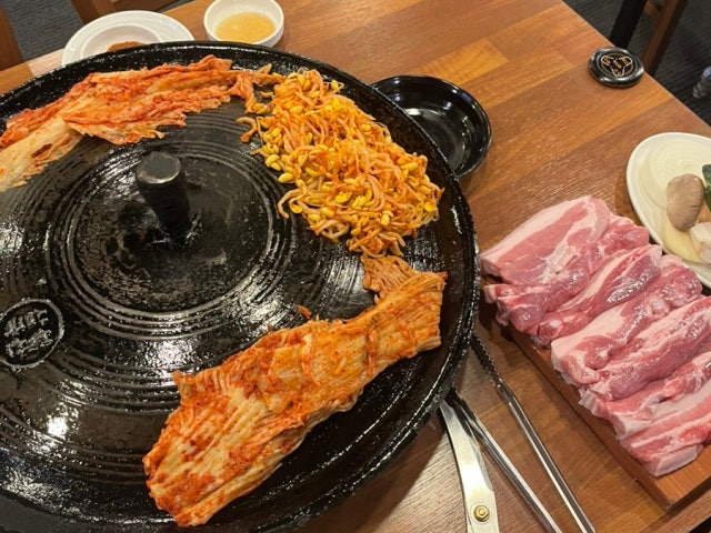 Geobukisotttukkeonggimchisamgyeopsal Photos 4